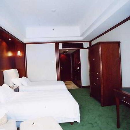 Pacific Luck Hotel Шанхай Екстер'єр фото
